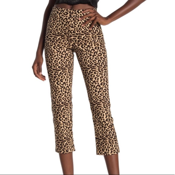 Sammi Leopard Print Capri Pants 